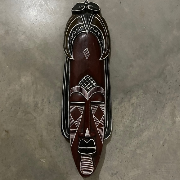 Wooden mask - Picture 1 of 5